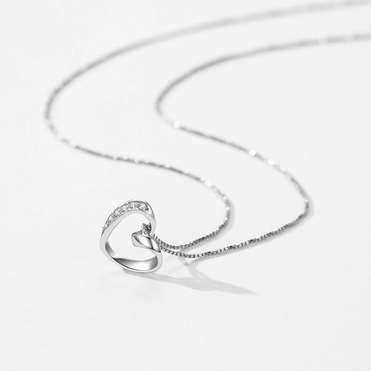 Wavy Heart Elegance Necklace