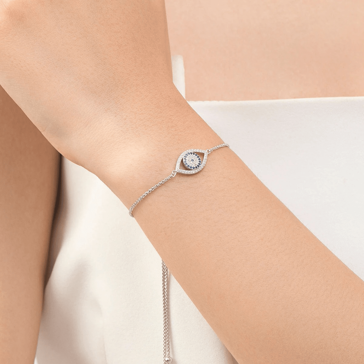 Elegant Eye Zirconia Charm Bracelet 