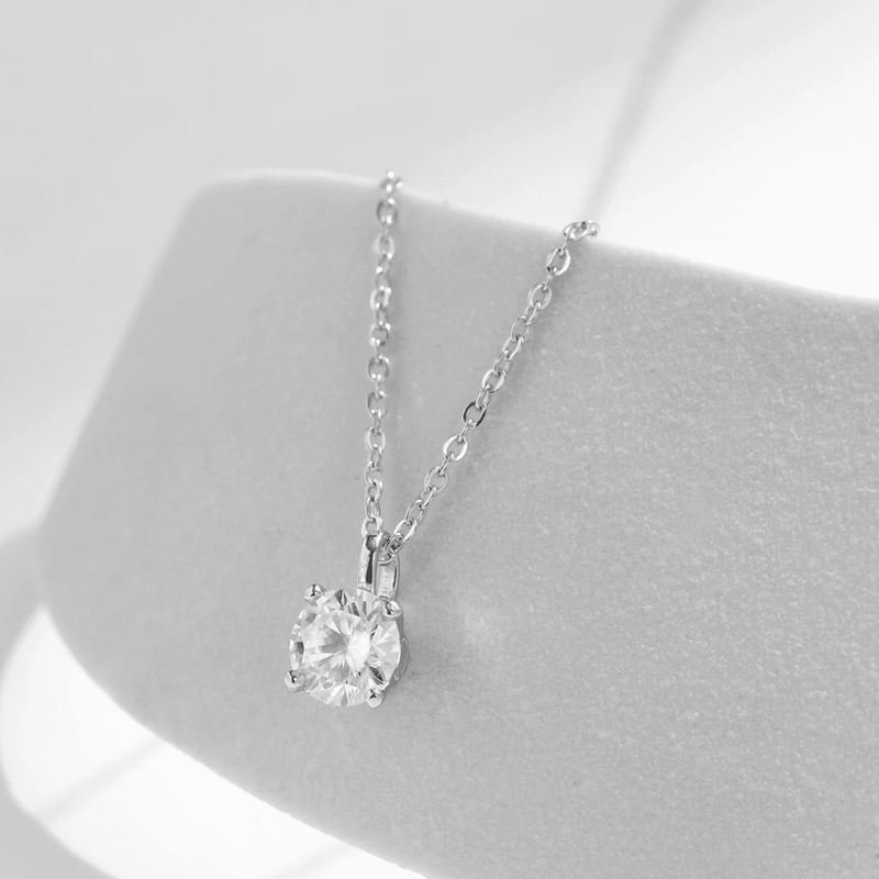 Elegant Moissanite Sparkle Pendant 