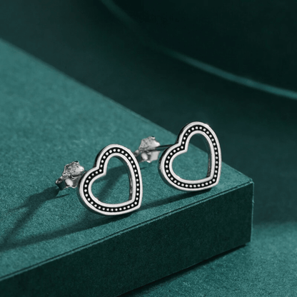 Heart Silhouette Black Elegance Earrings 