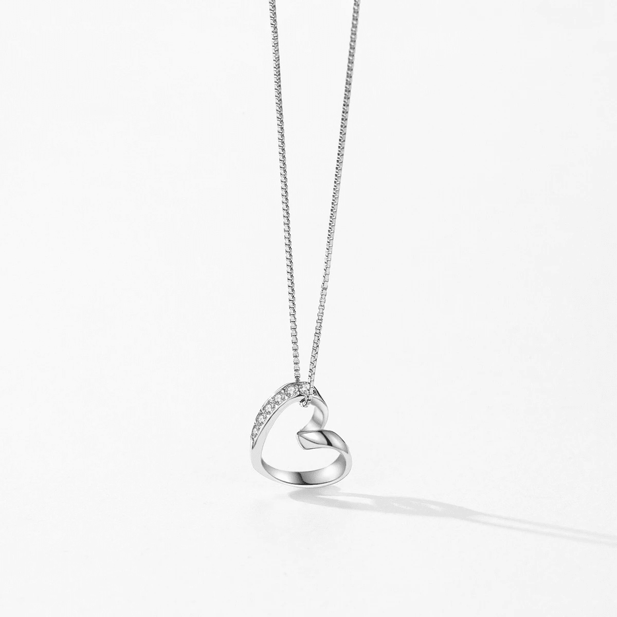 Wavy Heart Elegance Necklace 